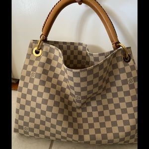 Authentic Louis Vuitton Artsy